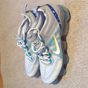 Nike Air VaporMax 2019 SE Wolf Grey Blue - women's  Size 7, mens 5.5